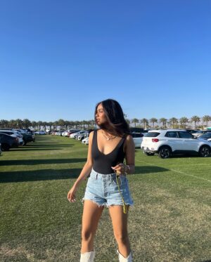 Daniella Taylor Instagram - hello day 2 🌵🏜