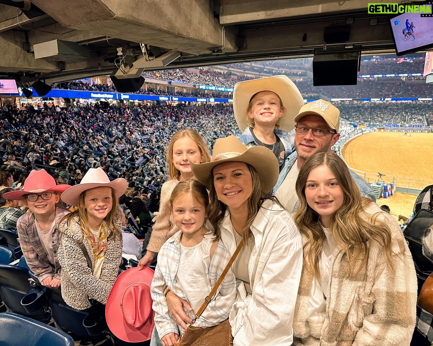 Danielle Busby Instagram - Busbys love #rodeohouston and #forkingandcountry !!! #itsabuzzworld