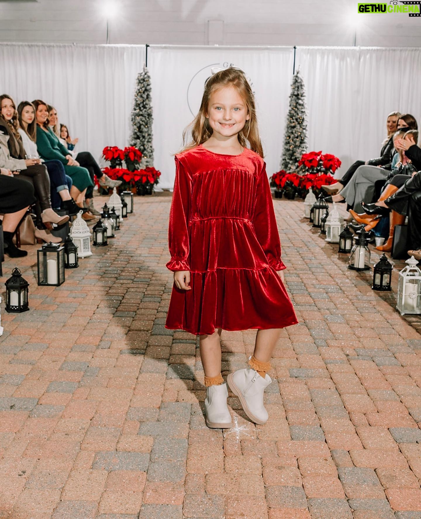 Danielle Busby Instagram - Who is READY for the 🪩Busbys 3rd Annual @graesonbee Holiday Soiree & FASHION SHOW 🪩benefiting the NICU!! 💚 (ticket link in bio) Nov 9th 💚 These pics are flashback from 2022 show and it was absolutely a blast! 🤩 We will have #uncleDale #andVon @dalenotdalepodcast 🎤MC the show again this year! Food, Drinks, DJ & dancing, GIVEAWAYS! And of course our release of the HOLIDAY COLLECTION! *Limited seating so get your tickets now friends!! #itsabuzzworld #graesonbee #graesonbeeboutique