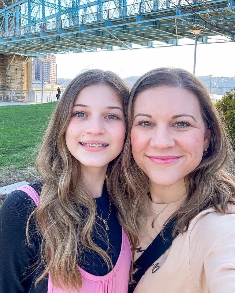 Danielle Busby Instagram - Happy 13th Birthday to my Blayke💖 🎂Words can’t describe how much I love you and how proud I am of the lady you have become! Keep reaching for the stars and seeking Jesus! We are going to have the best day! Love you mostest BIG! 🥰 #happybirthday #teenager #itsabuzzworld #outdaughtered