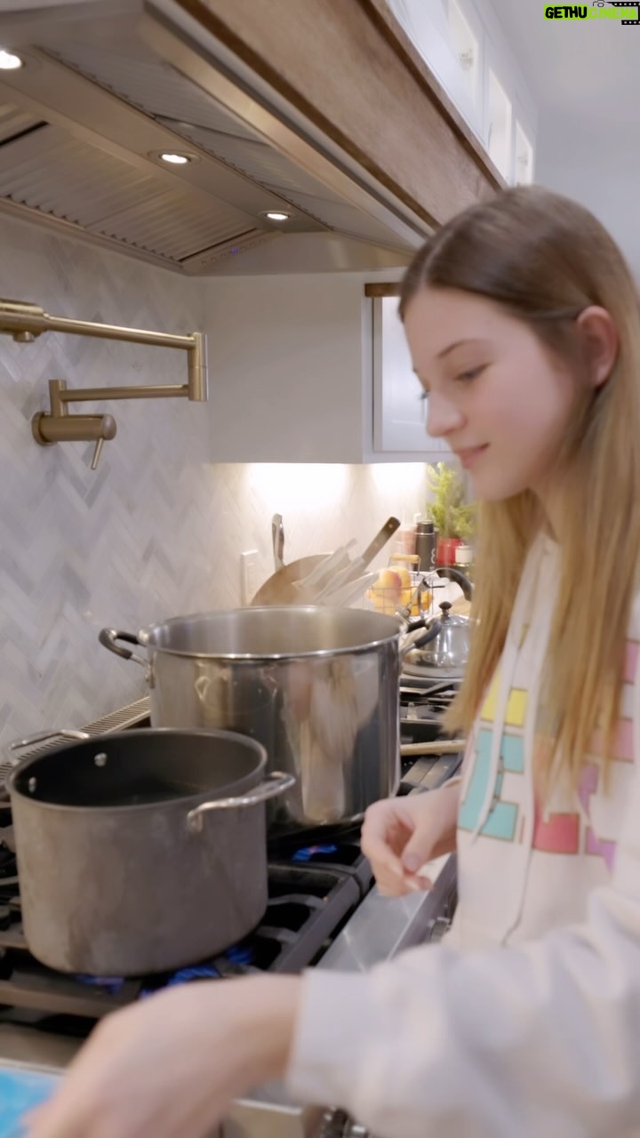 Danielle Busby Instagram - Did you know this hack with boiling eggs?
