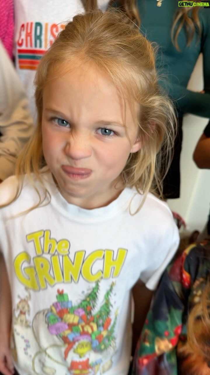 Danielle Busby Instagram - Wonder which of these wild things will be on the naughty list 😝 #merrychristmas #cousins #family #itsabuzzworld #outdaughtered