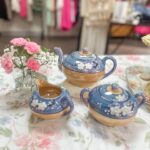 Danielle Busby Instagram - Had the B.E.S.T morning hosting my 1st TEA PARTY 🫖 at @graesonbee 🥰 We missed a few of my favorite friends, and I failed at taking pics with everyone 🤦🏻‍♀️ but cheers 🥂 to a great morning with friends … and shopping 🛍️👗💐 Happy Friday 😘 #teatime #friends #graesonbeeboutique #itsabuzzworld