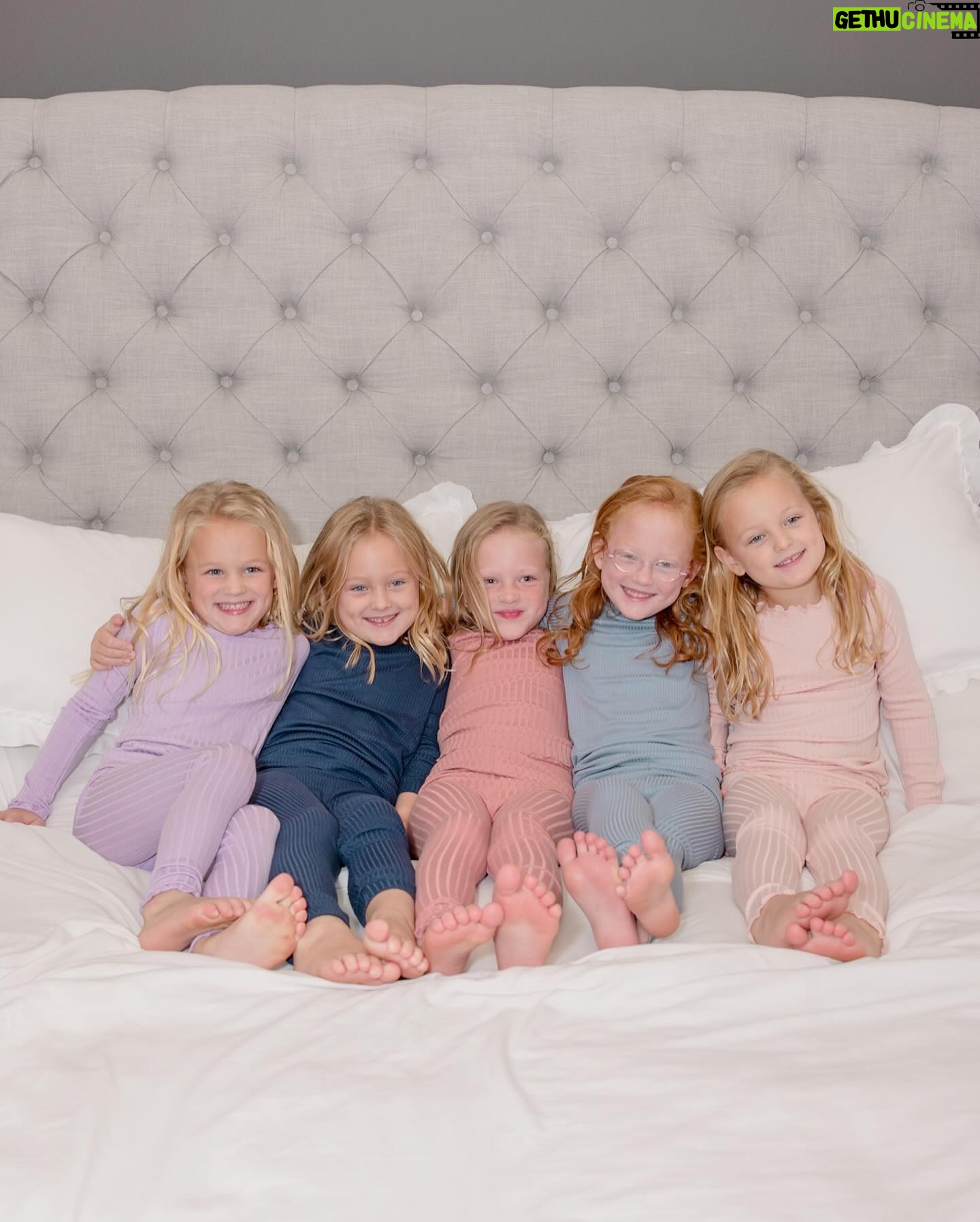 Danielle Busby Instagram - I member those days when the quints used to be all cuddly and in cute matching pjs after bath…. Now after bath…They are like some wild cats wearing some of my old tshirts as their pjs! #momofmultiples #mamalife #girlmom #itsabuzzworld #outdaughtered