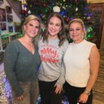 Danielle Busby Instagram - ❤️Merry Christmas Eve 💚 #family #sisters #bil #itsabuzzworld #outdaughtered