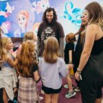 Danielle Busby Instagram - The girls were a little star struck yesterday at @vidsummit while getting to hang out for a bit with @aforadley and the whole McBride Fam. We love this amazing family and the whole gang at @thespacestation . @shonduras @jennymcbride @adleymcbride #vidsummit #aforadley #itsabuzzworld #outdaughtered