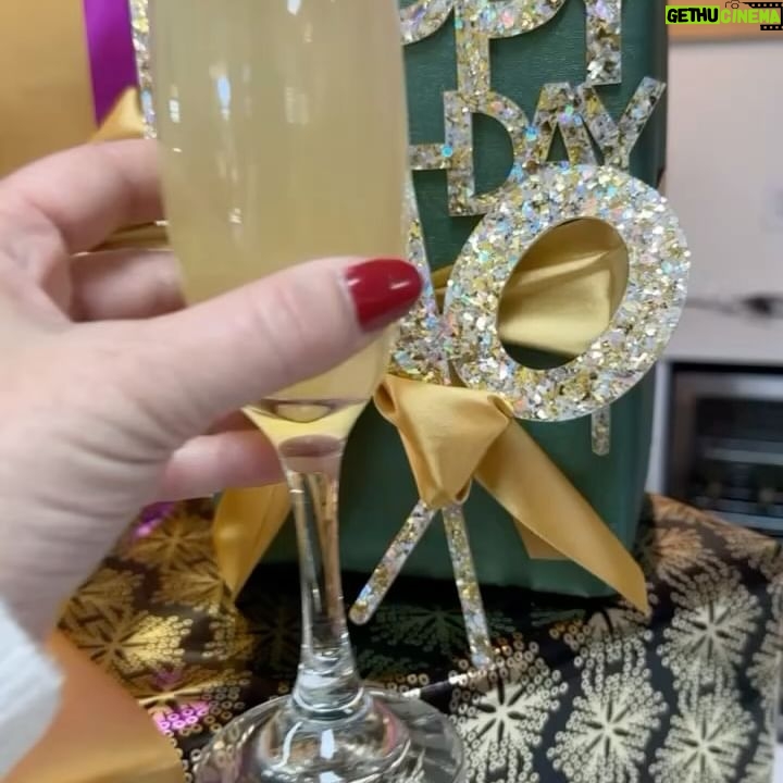 Danielle Busby Instagram - TODAY!! π©· Come shop with MEEEEE on MY BIRTHDAY from 11am-12pm & get 40% OFF!!! π Come celebrate my BIG 40 by shopping and sipping on champagne ππ₯³ #graesonbeeboutique #graesonbee #itsabuzzworld #outdaughtered #happybirthday