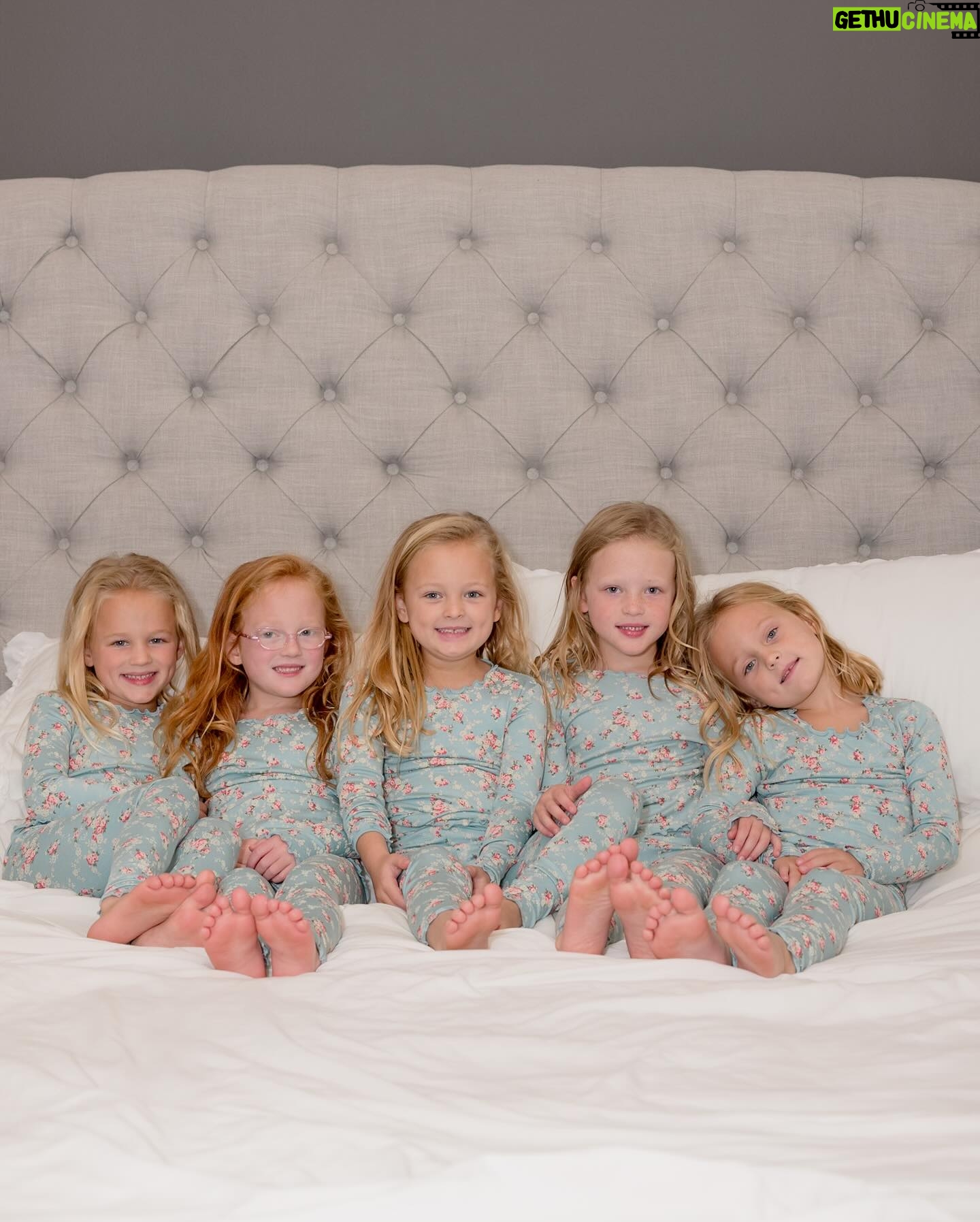 Danielle Busby Instagram - I member those days when the quints used to be all cuddly and in cute matching pjs after bath…. Now after bath…They are like some wild cats wearing some of my old tshirts as their pjs! #momofmultiples #mamalife #girlmom #itsabuzzworld #outdaughtered