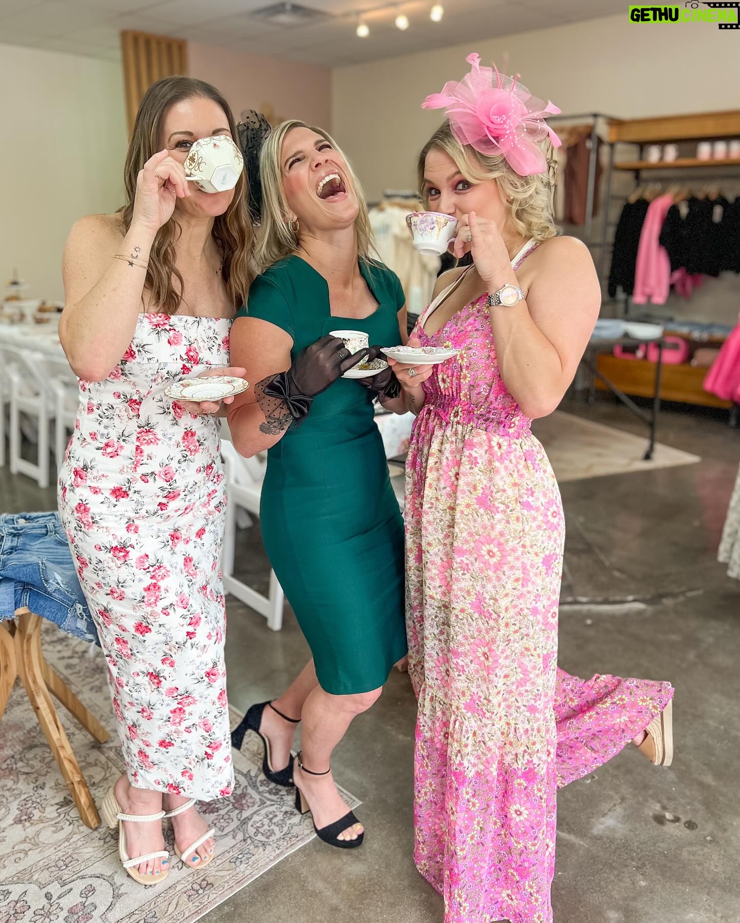 Danielle Busby Instagram - Had the B.E.S.T morning hosting my 1st TEA PARTY π« at @graesonbee π₯° We missed a few of my favorite friends, and I failed at taking pics with everyone π€¦π»ββοΈ but cheers π₯ to a great morning with friends β¦ and shopping ποΈππ Happy Friday π #teatime #friends #graesonbeeboutique #itsabuzzworld