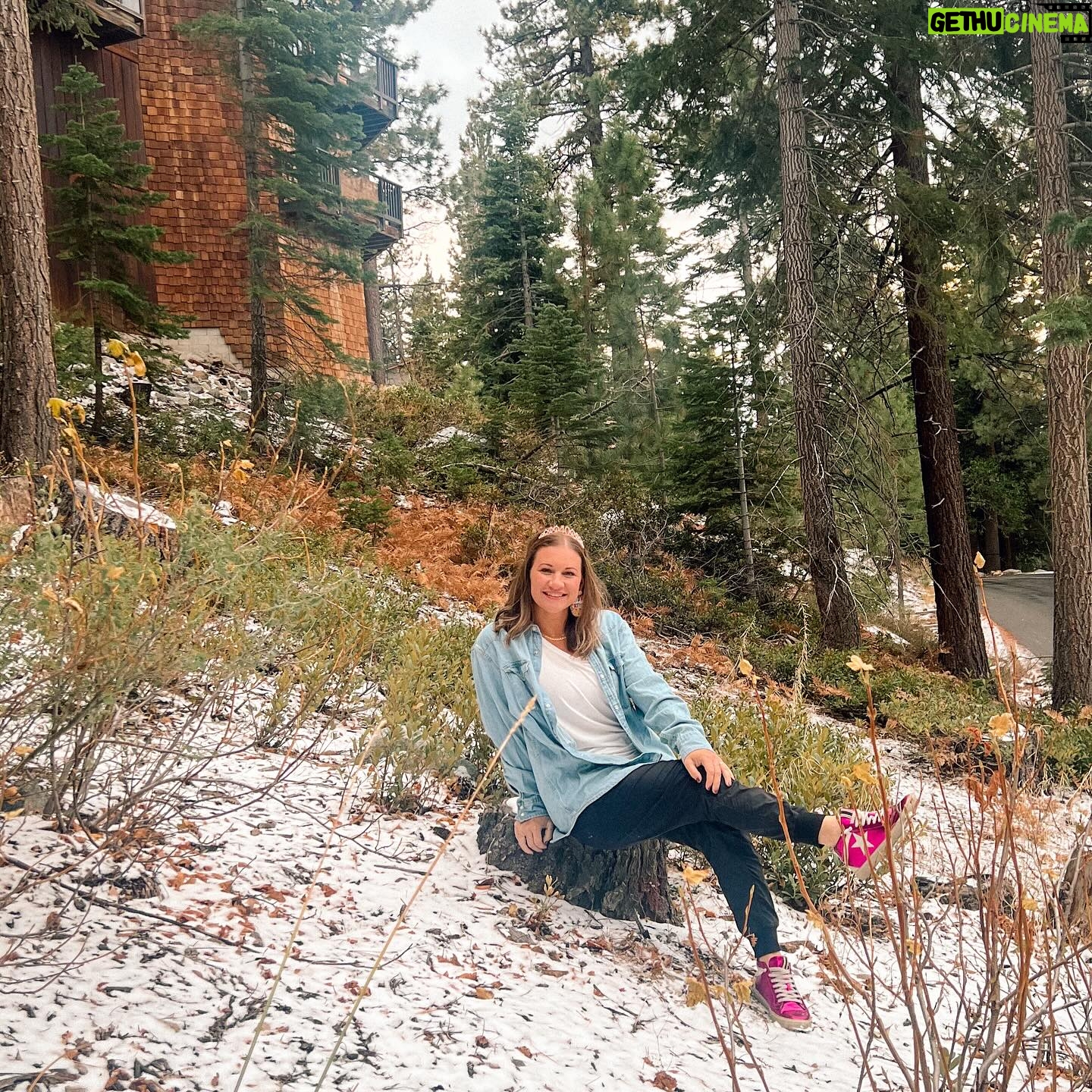 Danielle Busby Instagram - Made it to Tahoe! Time to enjoy the cold weather , friendship and fun! #cheerstome #birthdaytrip #itsabuzzworld