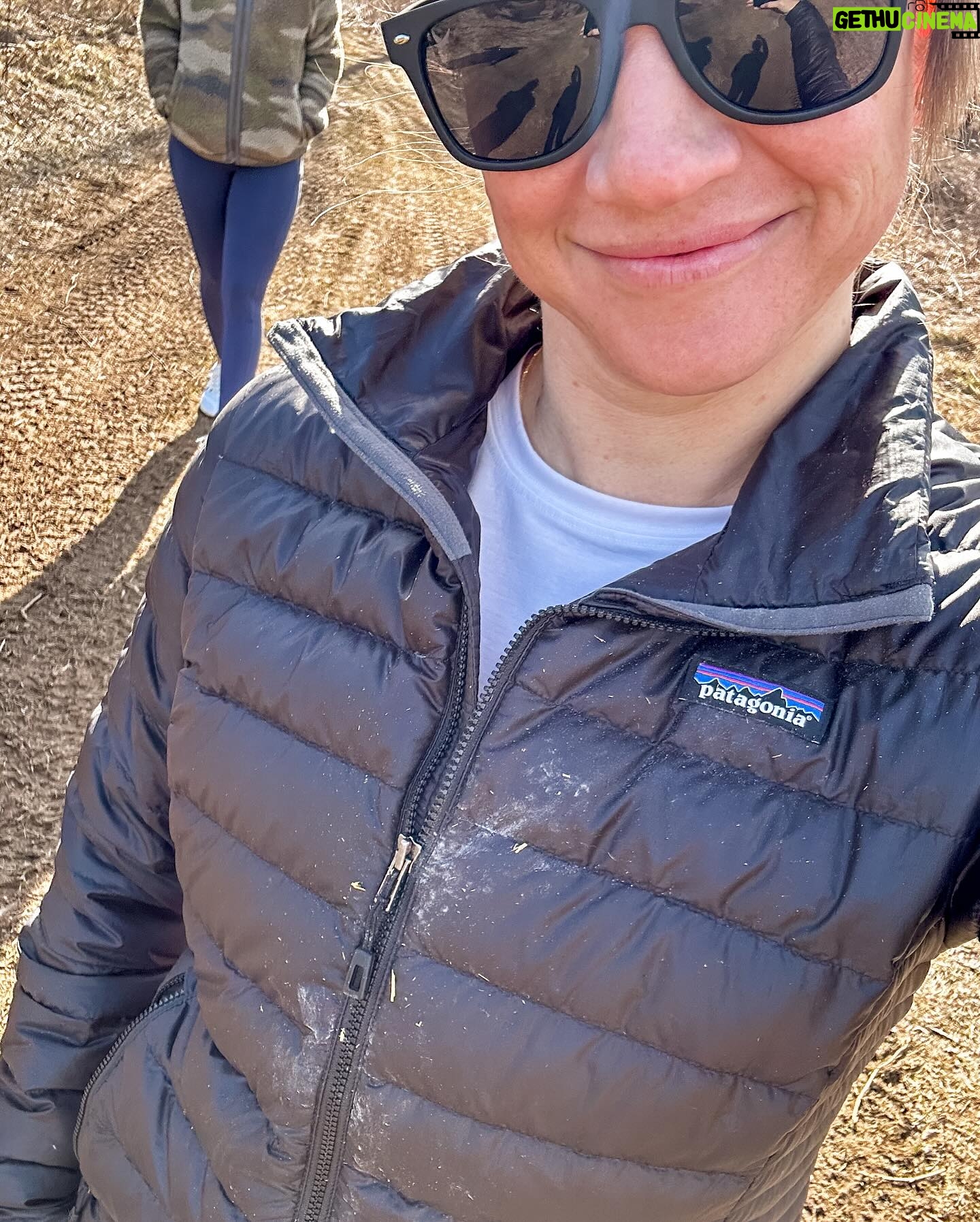 Danielle Busby Instagram - Enjoying my bestie time away this week! Nothing better than a sweaty workout then a stop at @lowryslittleflockfarm ! Love it here! Makes me want to live in the country.. well besides the part where the alpaca spit on me, twice 🤣 #busbyventure #farmlife #itsabuzzworld