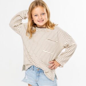 Danielle Busby Instagram - My little LuLu 💕 Olivia Marie 💕 Baby B of my quintuplets   also identical twin with Ava. You sure do bring so much joy into our lives 🤗 You are such a character and love to make others laugh… full of jokes, fart noises and silly faces all the time. Your heart has grown so big and it is filled with compassion and empathy (something I lack at as an adult) but you teach me so much with your care and sympathy for others. I will always have an extra special memory with you, since you were the first of my quintuplet NICU babies I got to hold… filling my Mama heart up so big on the day I was getting discharged from the hospital after having y’all. I love the little person you are growing into and I wouldn’t change a thing about you! 
Celebrating you this month as a #nicugraduate 8 years ago 💚 Thank you Lord for this precious child 💚 #nicuawarenessmonth💚 #nicubaby #itsabuzzworld #outdaughtered #identicaltwins #quintuplets