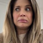 Danielle Fishel Instagram - It's a busy morning but not too busy for the comfort of a @keebler Sandies! #Keebler #Sandies #memoment #selfcare