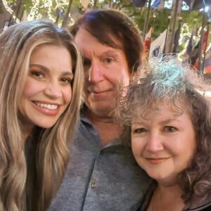 Danielle Fishel Instagram - Had the literal time of my life watching my bb check a massive box off her bucket list. Met some absolute legends and cried tears of joy. NY, you are magical!