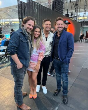 Danielle Fishel Instagram - Had so much fun last weekend at Wango Tango and was thrilled to meet @iambeckyg, @laurenspencersmith, and @gayle and loved seeing @jojowright and @ryanseacrest again. @podmeetsworldshow