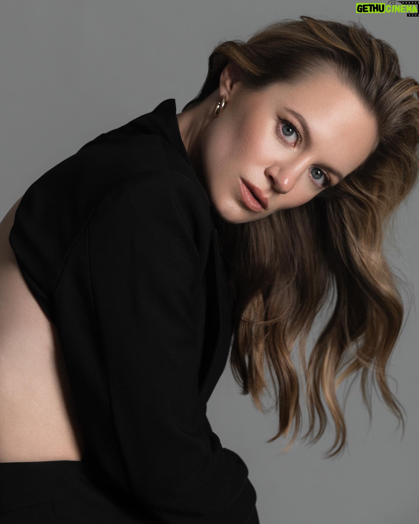 Danielle Savre Instagram - Thank you @narrativezine for featuring me as your cover story!! Figuring out work/ life balance while prepping to direct @station19 was a challenge but I loved sharing what I learned through the experience with you. Read the full article at narrativezine.com ✨🎬