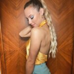 Danielle Savre Instagram - 🩵💛