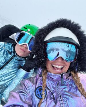 Danielle Savre Instagram - Epic besties trip!!!! 🏂  #girlstrip #snowbunnies❄🐰 #easterweekend❤️