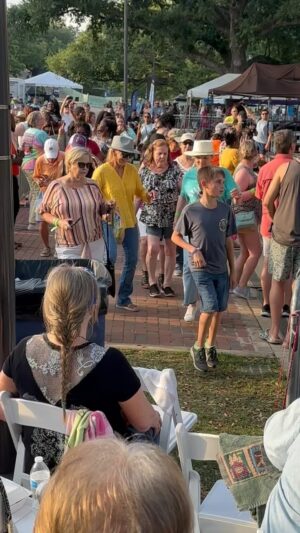 Danneel Ackles Instagram - To the lady in yellow line dancing the @officialnewcupid shuffle with Cupid this Mother’s Day weekend…. I’m so proud to call you Mom. Happy Mothers Day to you all! #savethewinchesters