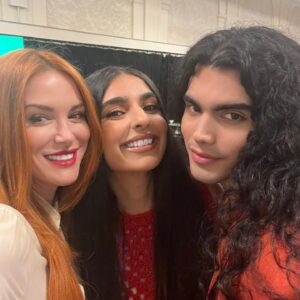 Danneel Ackles Instagram - What can I say… this past week was a real high. What a blessing it is to be able to work with people you love and to celebrate the accomplishments of friends old and new. @megdonnelly @drakerodger @jojoflei_  #nidakhurshid @demetria4real @misskajlich …y’all make work fun! @jensenackles @rthompson1138 @renee_reiff words can’t explain how amazing it has been to go down this road with you. Can’t wait to do it all again this fall✌️♥️ ✌️

Congratulations
@thecwwalkerindependence @cwgothamknights 
@thecwwinchesters

#thewinchesters #spnfamily

Styling: @mwh512 
Hair/Makeup: @thenicoleblais
