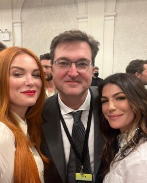 Danneel Ackles Instagram - What can I say… this past week was a real high. What a blessing it is to be able to work with people you love and to celebrate the accomplishments of friends old and new. @megdonnelly @drakerodger @jojoflei_  #nidakhurshid @demetria4real @misskajlich …y’all make work fun! @jensenackles @rthompson1138 @renee_reiff words can’t explain how amazing it has been to go down this road with you. Can’t wait to do it all again this fall✌️♥️ ✌️

Congratulations
@thecwwalkerindependence @cwgothamknights 
@thecwwinchesters

#thewinchesters #spnfamily

Styling: @mwh512 
Hair/Makeup: @thenicoleblais
