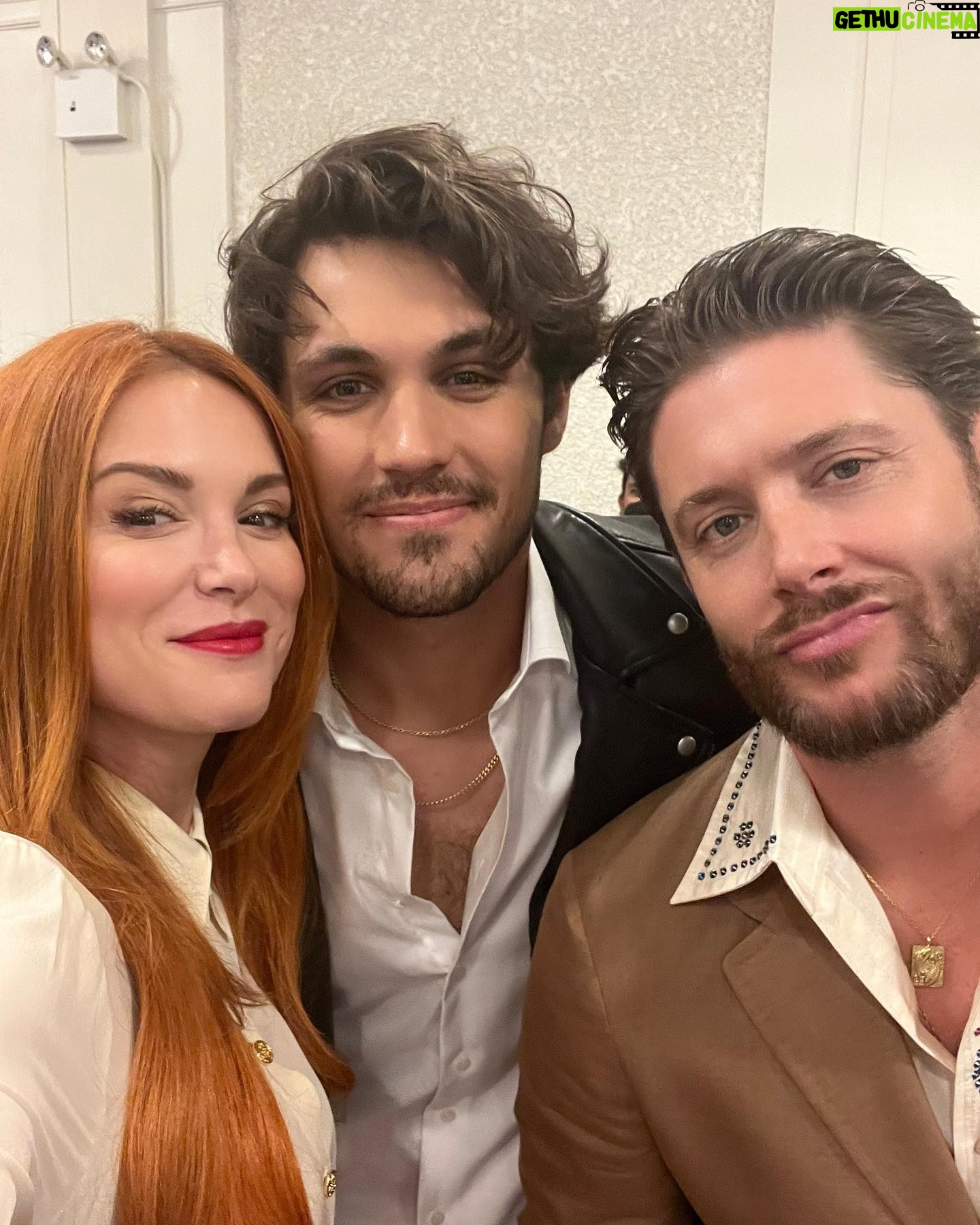 Danneel Ackles - 93K Likes - What can I say… this past week was a real high. What a blessing it is to be able to work with people you love and to celebrate the accomplishments of friends old and new. @megdonnelly @drakerodger @jojoflei_ #nidakhurshid @demetria4real @misskajlich …y’all make work fun! @jensenackles @rthompson1138 @renee_reiff words can’t explain how amazing it has been to go down this road with you. Can’t wait to do it all again this fall✌️♥️ ✌️
Congratulations
@thecwwalkerindependence @cwgothamknights
@thecwwinchesters
#thewinchesters #spnfamily
Styling: @mwh512
Hair/Makeup: @thenicoleblais