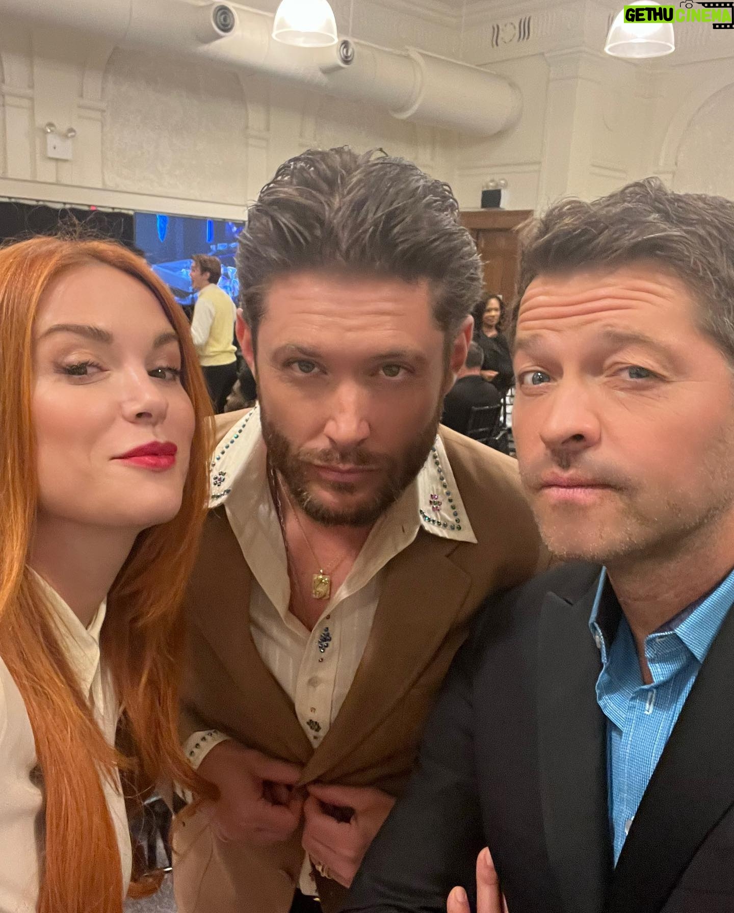 Danneel Ackles - 93K Likes - What can I say… this past week was a real high. What a blessing it is to be able to work with people you love and to celebrate the accomplishments of friends old and new. @megdonnelly @drakerodger @jojoflei_ #nidakhurshid @demetria4real @misskajlich …y’all make work fun! @jensenackles @rthompson1138 @renee_reiff words can’t explain how amazing it has been to go down this road with you. Can’t wait to do it all again this fall✌️♥️ ✌️
Congratulations
@thecwwalkerindependence @cwgothamknights
@thecwwinchesters
#thewinchesters #spnfamily
Styling: @mwh512
Hair/Makeup: @thenicoleblais