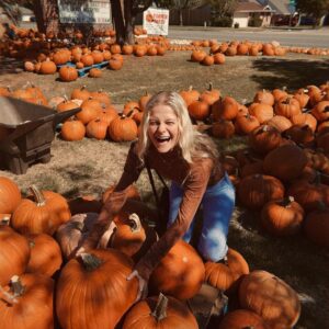 Darci Lynne Farmer Instagram - just a fall baby’s sweet birthday weekend recap🤎