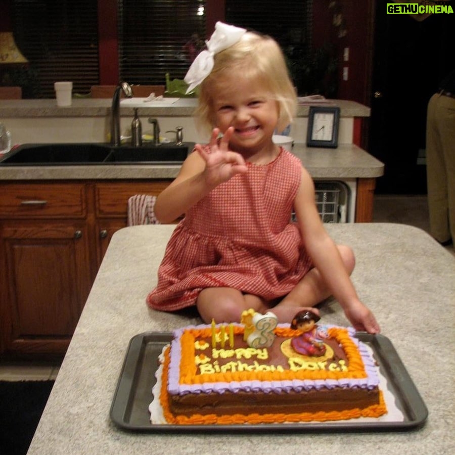 Darci Lynne Farmer - 36.6K Likes - well hey there 19!!!
What a day.
MADE IT TO A MILLION FOLLOWERS, and on my birthday. A million thanks to everyone for the sweet birthday wishes. Been smiling nonstop today.
Cheers to another trip around the sun! 🤟🏼🤟🏼