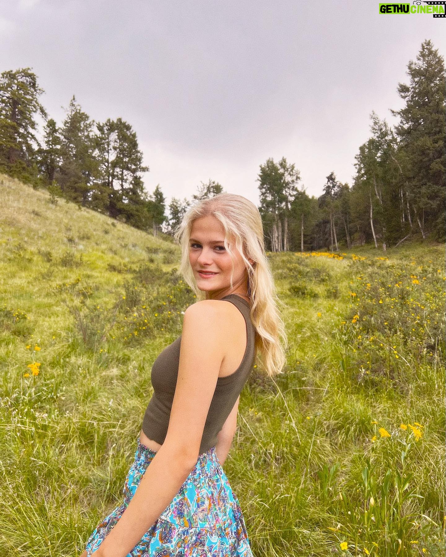 Darci Lynne Farmer - 32.5K Likes - take me back to the rockies please 💐