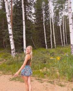 Darci Lynne Farmer Instagram - take me back to the rockies please 💐