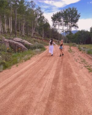 Darci Lynne Farmer Instagram - take me back to the  rockies please 💐