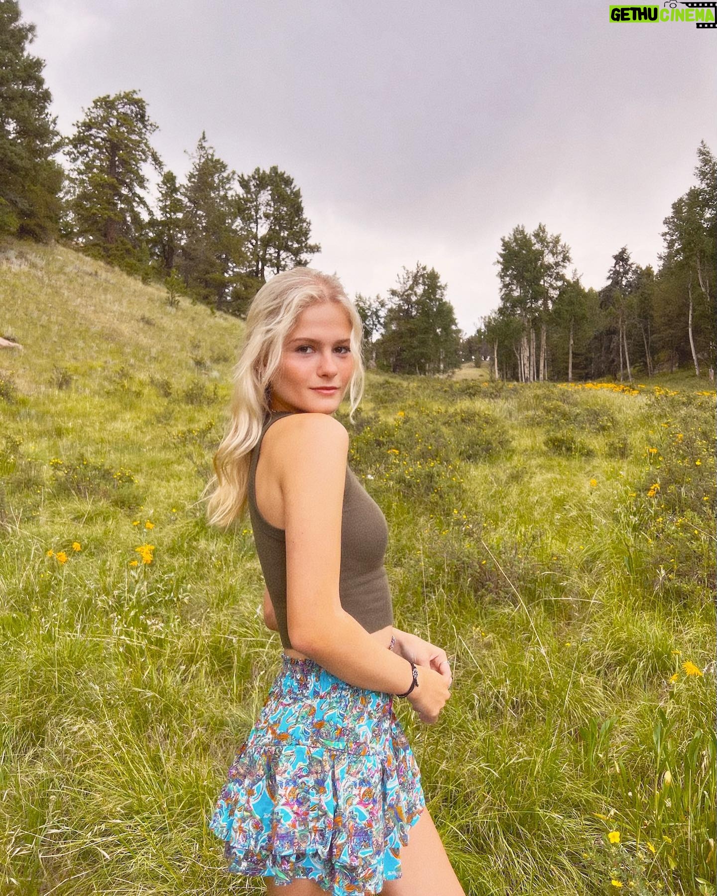 Darci Lynne Farmer - 32.5K Likes - take me back to the rockies please 💐