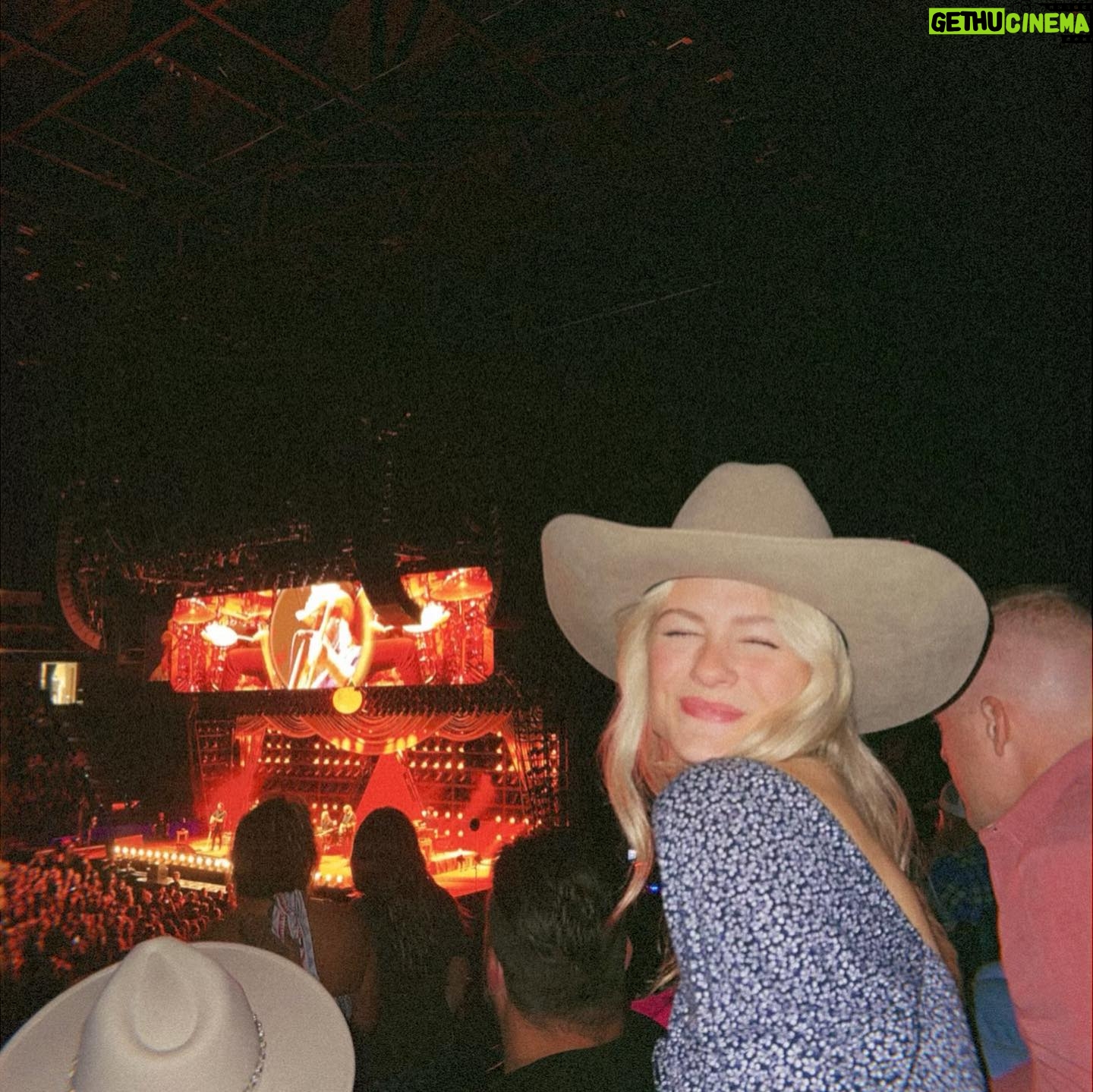 Darci Lynne Farmer Instagram - more like get down to Tulsa, OK!!! @chrisstapleton my love for you is definitely not on the back burner 😙🤟🏼