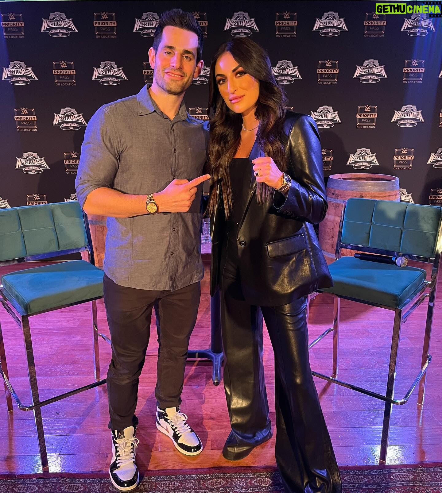 Daria Berenato Instagram - What a weekend 🤯 if you didn’t already love professional wrestling this WrestleMania would have changed that! Side note I got to meet @vanessahudgens growing up a die hard high school musical fan this was iconic 🥺