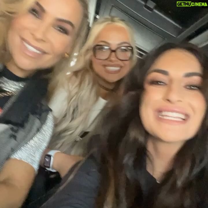 Daria Berenato Instagram - What a weekend 🤯 if you didn’t already love professional wrestling this WrestleMania would have changed that! Side note I got to meet @vanessahudgens growing up a die hard high school musical fan this was iconic 🥺