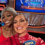 Daria Berenato Instagram - Squad goals Family Feud Edition. ❤️💋 #TeamBianca @biancabelairwwe @familyfeudabc @wwe