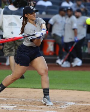 Dascha Polanco Instagram - Coming together at the Yankee Stadium and all for the kids; Thank you for having me. 💙 

@pitcchinfdn
@cc_sabathia
@ambersabathia

#pif #pitcchin #foundation #nonprofit #giveback #donate #yankees #baseball #auction #silentauction #win #prize