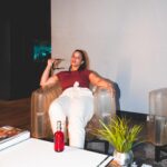 Dascha Polanco Instagram - You can’t see my eyes unless my head is bent ___? This new top and these pants New fall drop! Just like the bars Im dropping in the studio #ismellgood #ichoosewhatfits @caliafitness 📸: @soundtrackwon