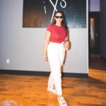 Dascha Polanco Instagram - You can’t see my eyes unless my head is bent ___? This new top and these pants New fall drop! Just like the bars Im dropping in the studio #ismellgood #ichoosewhatfits @caliafitness 📸: @soundtrackwon