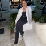 Dascha Polanco Instagram - Seasons change, from summer to fall. It’s 🌬chilly in San Fran. #ichoosewhatfits @caliafitness