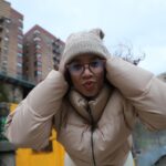 Dascha Polanco Instagram - I feel most powerful when I’m multitasking in comfort and functionality my darlings, but I need warmth and a touch of dash. So here is one of my extra cozy looks in a winter neutral palette from CALIA! @caliafitness #CALIApartner