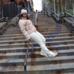 Dascha Polanco Instagram - I feel most powerful when I’m multitasking in comfort and functionality my darlings, but I need warmth and a touch of dash. So here is one of my extra cozy looks in a winter neutral palette from CALIA! @caliafitness #CALIApartner