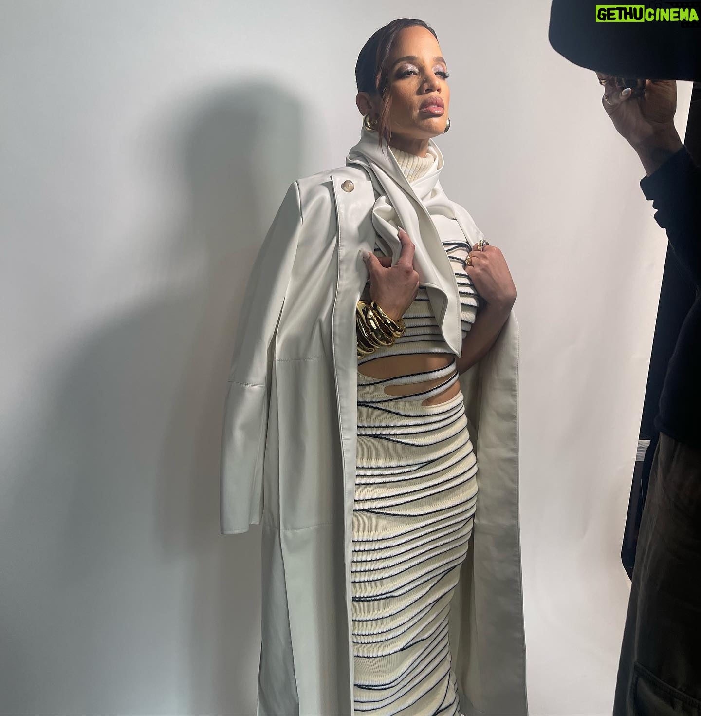 Dascha Polanco Instagram - Empowered by celebrating these amazing women; thank you 💗@nlyonne @rosieperezbrooklyn @mjrodriguez7 @kellyripa @judyblume4real Styled by: @anapaula.cervera dress @hanifaofficial bangles  @alexisbittar shoes @alexandrebirman earrings @uncommonmatters rings @prasiofficial earcuff @demarson makeup: @gorgeouslygritty hair: @anthonyperezhair