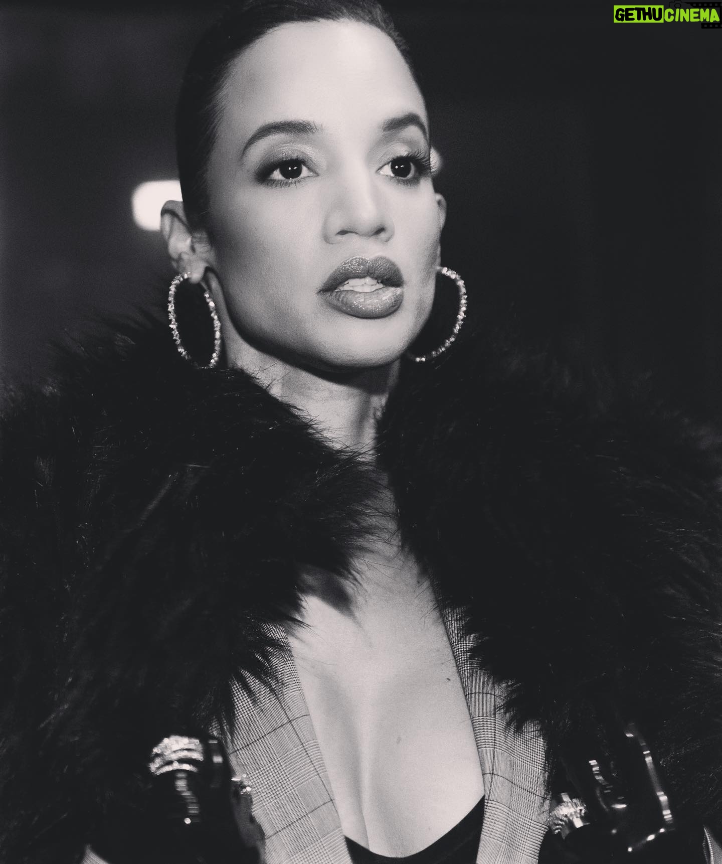 Dascha Polanco Instagram - Pokerface OUT NOW ! Streaming only on @peacocktv Back Home in BK BBY ! #peacocktv #pokerface #ismellgood #brooklyn #bk #ismellgood 📸:@felipeespinal Suit @tibi Shoes @louboutinworld Earrings @nickhorey Coat @stjohn Rings @luisa.Alexander @yunyunsun_official @yayapublicity @megamegaprojects @accentpr_projects
