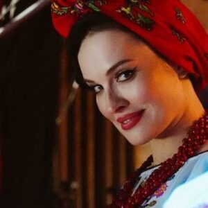 Dasha Astafieva Instagram - Залітаємо у понеділок красіво…
Всім гарного тижня🫶🏼