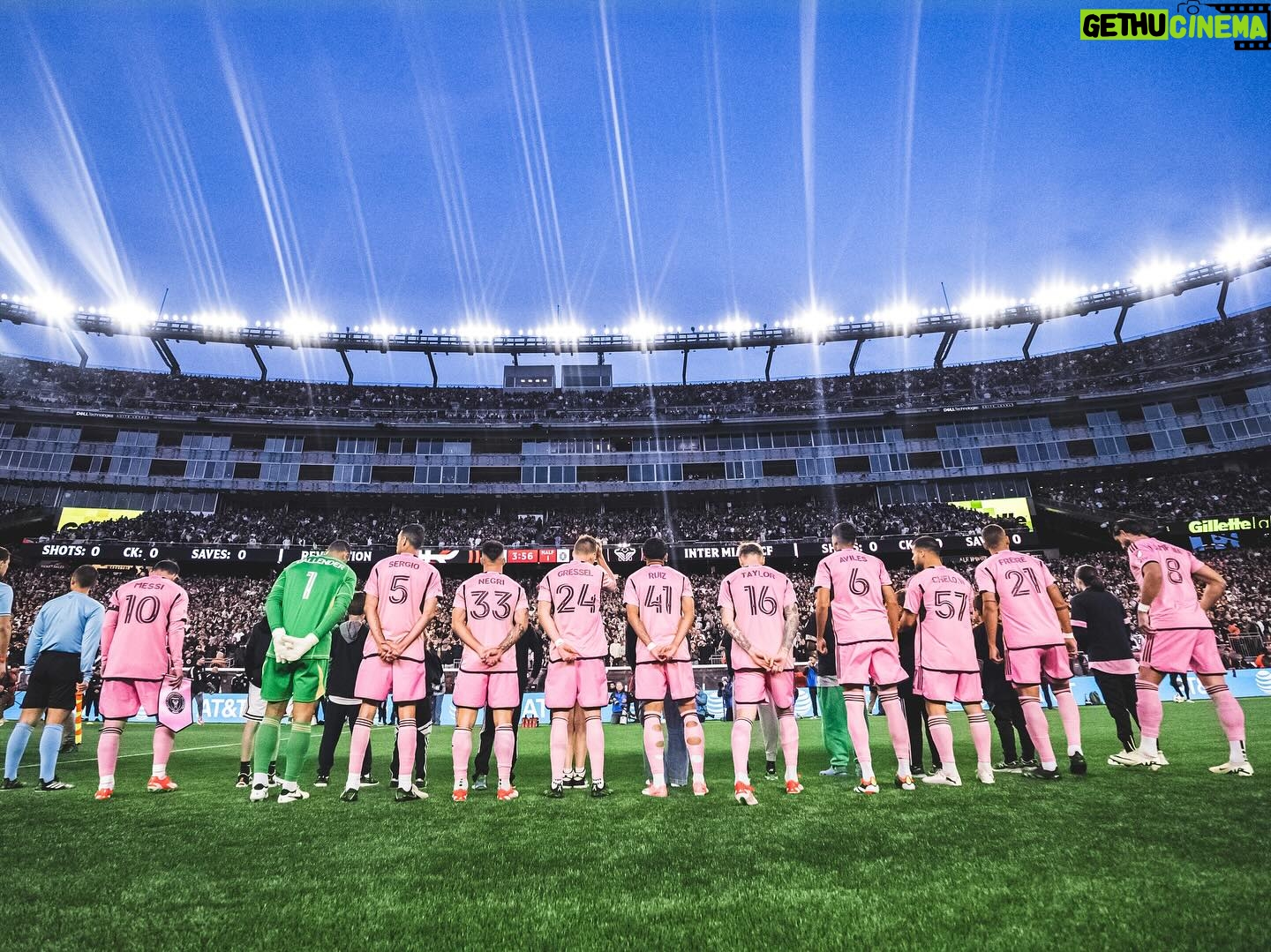 David Beckham Instagram - Another record breaking crowd, 72,000 last week and over 65,000 in New England this weekend… amazing turnout and another great result 🩷🖤 @intermiamicf 👊🏼 #FreedomToDream
