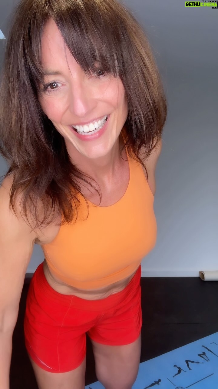 Davina McCall Instagram - Well, this is my second workout from the stronger you challenge on @ownyourgoalsdavina . Love this workout by @frankatz_ . Full of lots of new moves I’ve never done before. Fun, interesting, and challenging. The perfect combo. These workouts are only 20 minutes long. ❤️🥰 #workout #ad