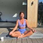 Davina McCall Instagram – Broke my toe yesterday 🤢 and yoga didn’t hurt it … so we did a family yoga session at home on @ownyourgoalsdavina with @concretejungleyoga 🧘‍♀️ … one of my girls found it very emotional and it was exactly what I needed ( always is )
❤️❤️❤️❤️❤️ #ad