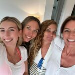 Davina McCall Instagram - I’m a bit quiet on here atm coz I’m in Australia seeing Tilly !!! Yayyyyy! ( my youngest daughter) And my family ❤️🥰…. Had terrible jet lag this am but a run sorted me out … running by the sea is EPIC!!! Back soon x what’s happening?